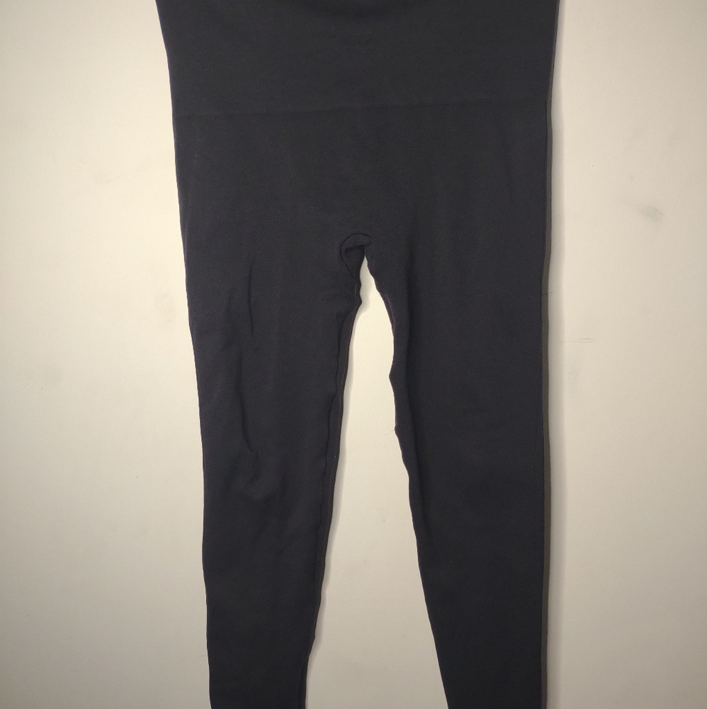 Spanx Assets Leggings size Medium Black